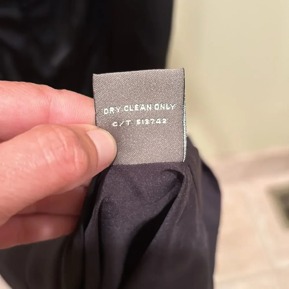 Taylor woman's silky black dress with a ruffle around the neck - Picture 9 of 9